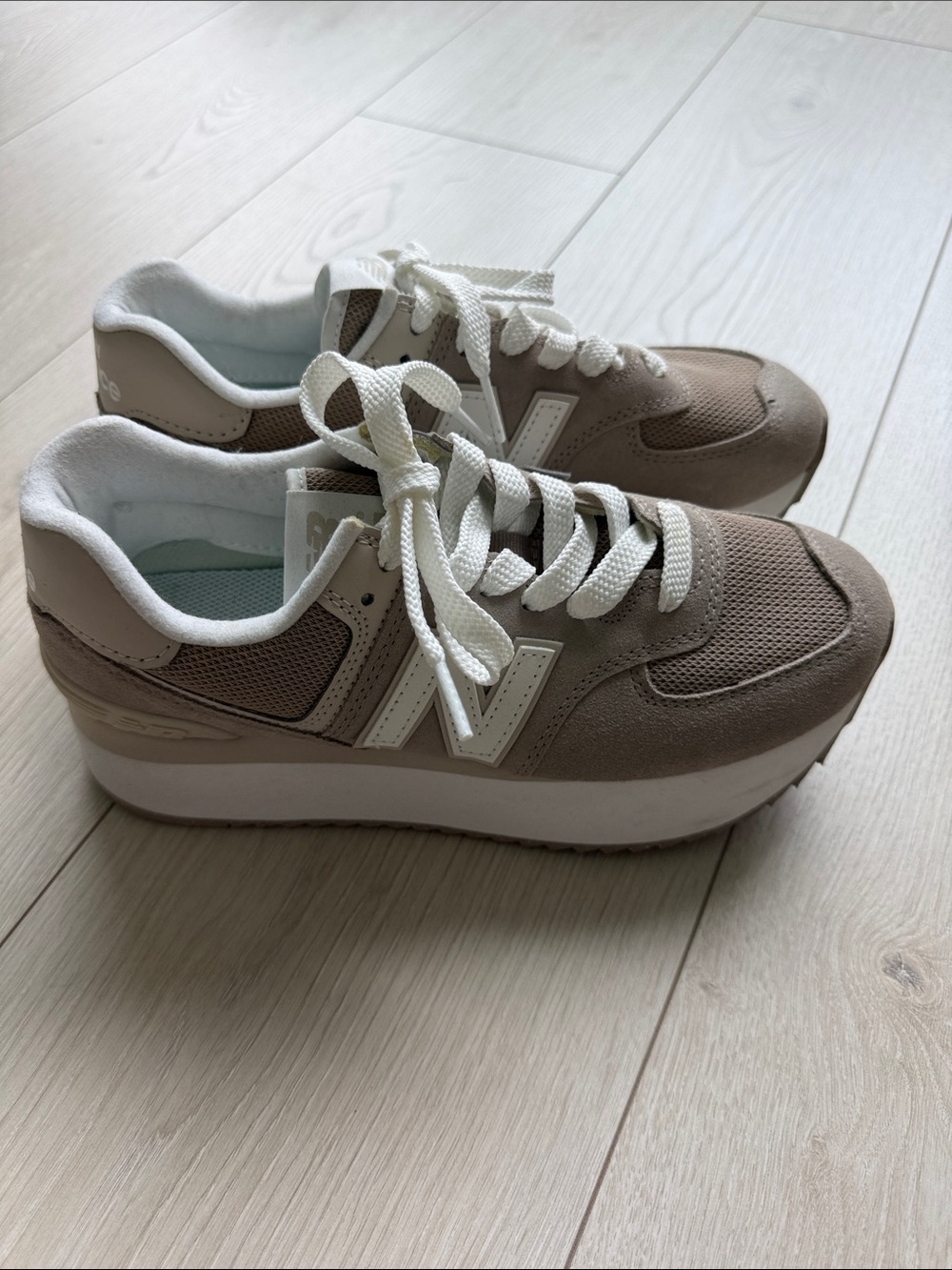 New Balance 574 Women's Taupe and White Platform Sneakers Size 8 - Picture 3 of 7